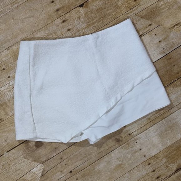 fab'rik Pants - Fab'rik White Skort